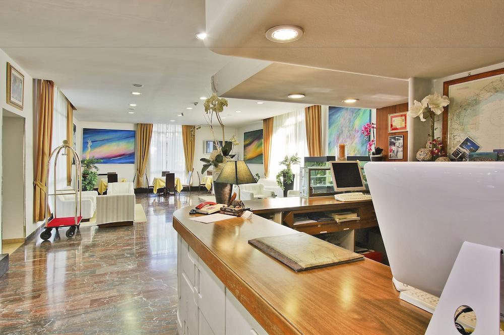 Hotel Meridianus 4*